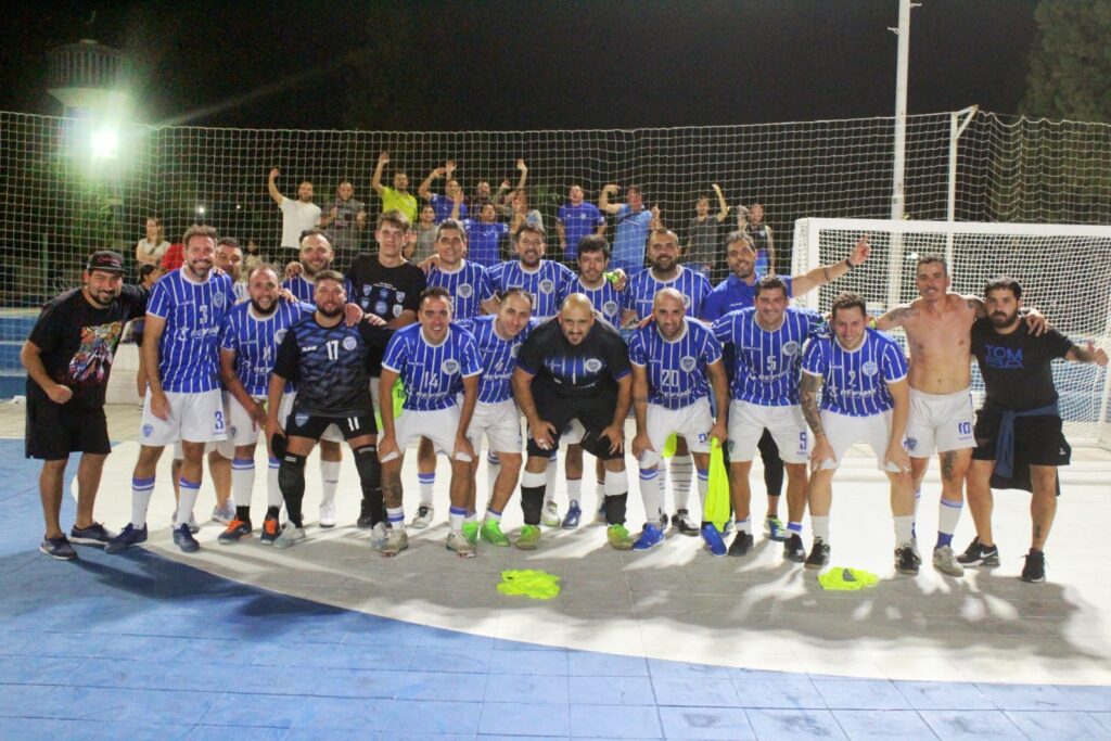 El Senior B, se lució de local.